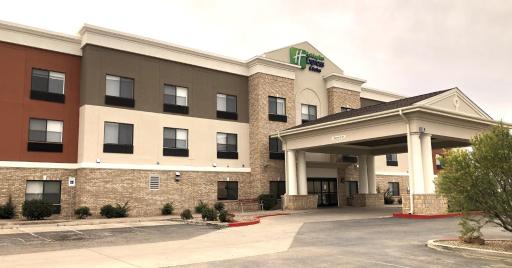 Holiday Inn Express Hotel & Suites Las Vegas NM by IHG - Housity