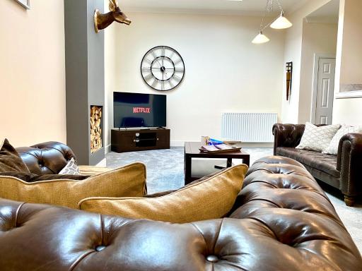 Serviced Accommodation Moray Lesmurdie House, Elgin - Free Parking, Free WiFi - Housity