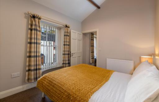 Brampton Holiday Homes - The Mews Apartment - Housity