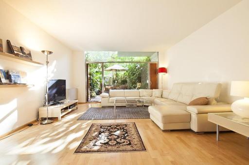 Spacious apartment in Barcelona with outdoor terrace - Housity