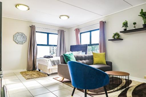 Insaka's 2 Greenlee Apartment - Greenlee Lifestyle Centre, Sandton - Housity
