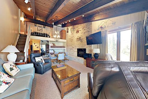 Timberline Condominums Studio Loft Standard Unit 301 - Housity