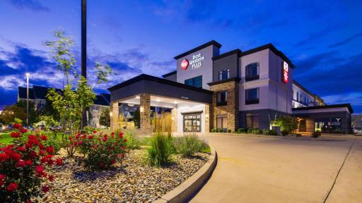 Best Western Plus Champaign/Urbana Inn - Housity