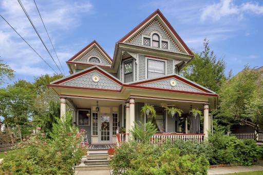 The Inn on Holly B&B - Housity