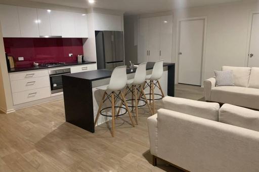 Sea-renity central to Port Elliot - Housity
