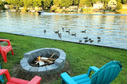 Cottage with River Front & minutes away from Beach - Housity