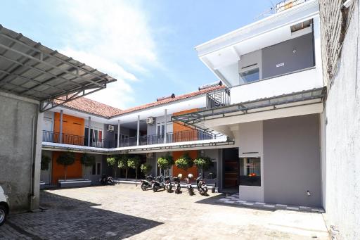 RedDoorz At Merdeka Street Garut - Housity