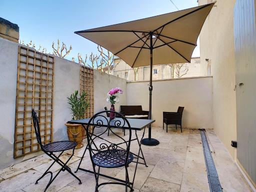 Appartement avec terrasse en centre ville de Saint Remy de Provence - Housity