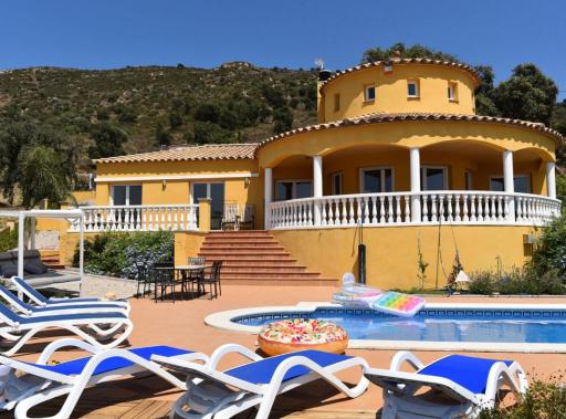 Casa Albera - with pool and fantastic views - Housity