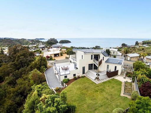 Sun, Sea, Sensational - Kaiteriteri Holiday Home - Housity