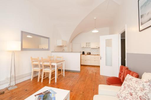 Issoire centre, T2 Bergère avec parking - Housity