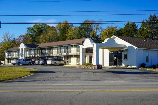 Sunset Inn Clarksville - Housity