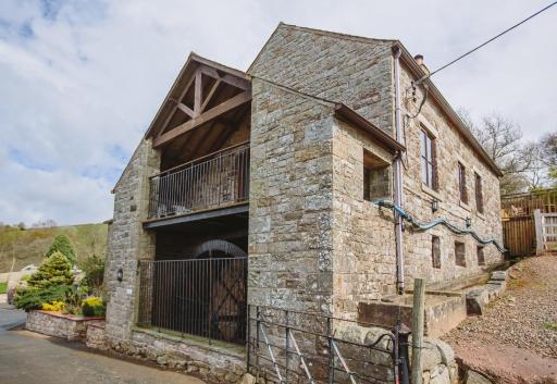 Mill Barn Hot Tub - Housity