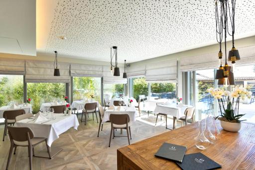 Ambassador Boutique Hotel - Housity