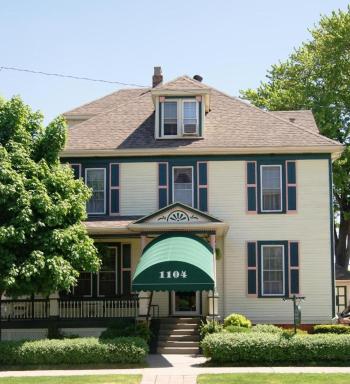 Ye Olde Walkerville Bed & Breakfast - Housity