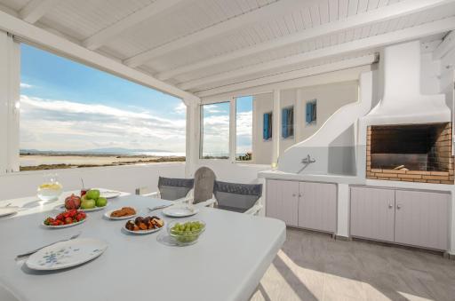 Naxian Wave Seaside Villa - Housity