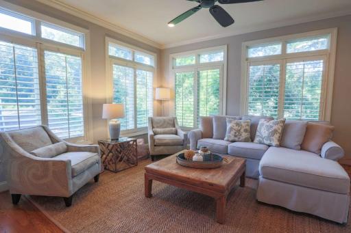 The Sunny Side - Housity