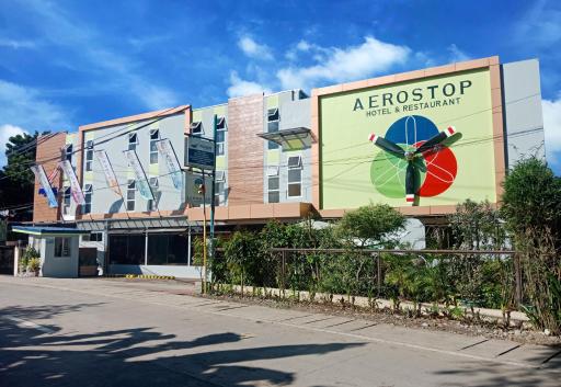 Aerostop Hotel and Restaurant - Housity