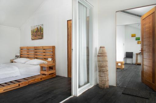 Beu Ceubeh Cottage - Family Room - Housity