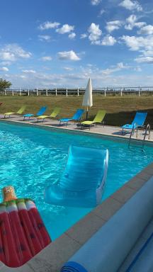 loveyou Villalunoterie Futuroscope Piscine spa 4pers - Housity