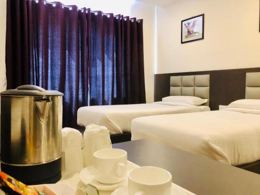 Golden Parrk - Housity