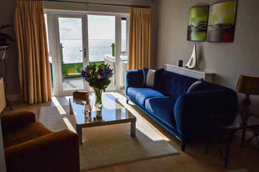 Pebble Beach Seaview Restaurant & Rooms - Housity