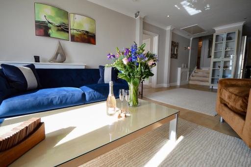 Pebble Beach Seaview Restaurant & Rooms - Housity