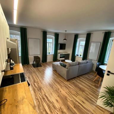 Countryside Retreat - Housity