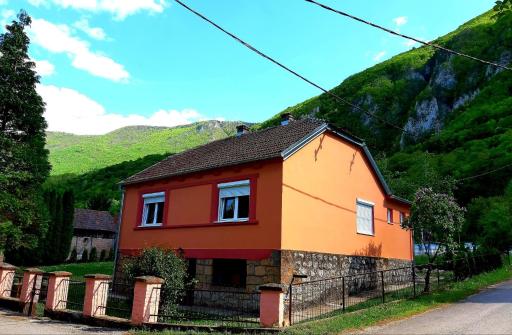NAXI GUEST HOUSE - Housity