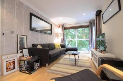 Sunny Condominium - Housity