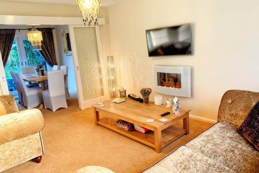Luxury 3 bedroom house in Handbridge - Housity