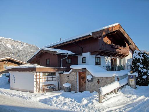 Cozy apartment in St Johann in Tyrol - Housity