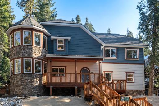 A Blue Sky Lodge - Housity