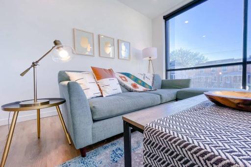 Bright 1BD/1BA Downtown Omaha - Housity