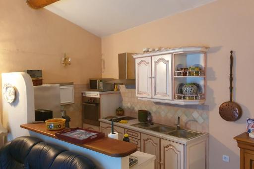 Charming House Near Avignon - Housity