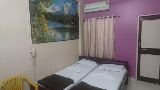 Shri krishna Lodge - Housity