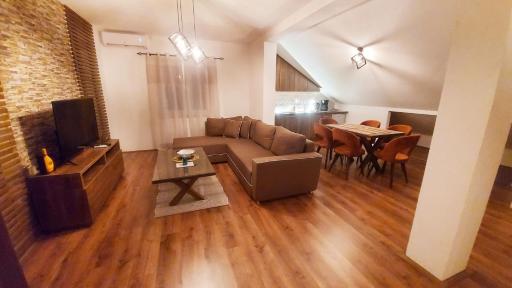 Gold Apartment - Housity
