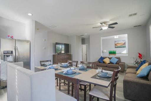 Ultra Modern Las Vegas Home 20min From The Strip - Housity