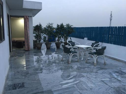 1 Bed Apartment with terrace - Housity