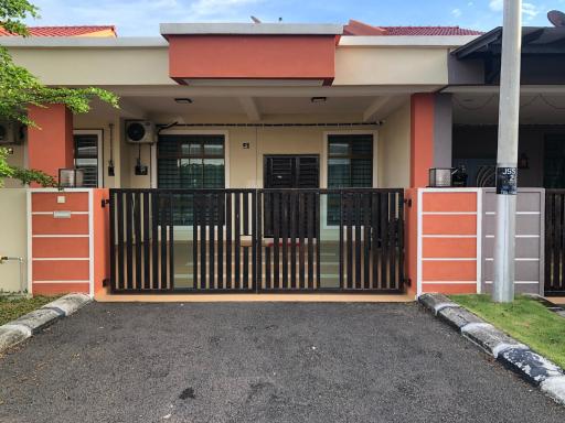 SetiaStayz Kluang - Housity
