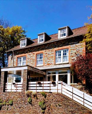 The Countryman Hotel - Housity