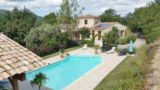 Villa de charme a Malaucene avec piscine privee - Housity