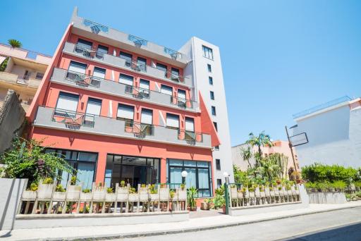 La Piramide - Housity