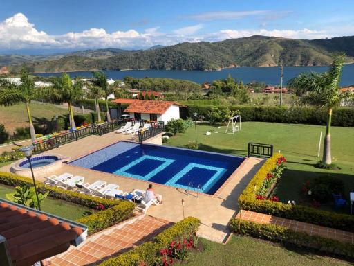 Finca Lago Calima with Excellent view - Housity