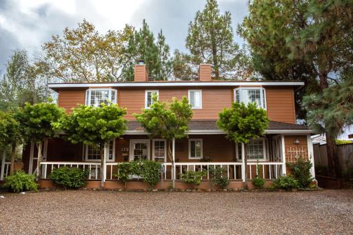 J Patrick Inn - Housity