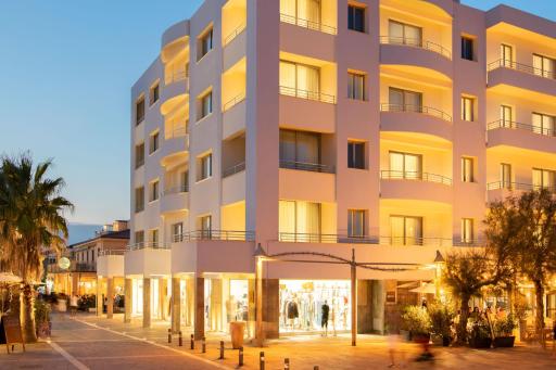 Palace Lido Hotel & Suites - Housity