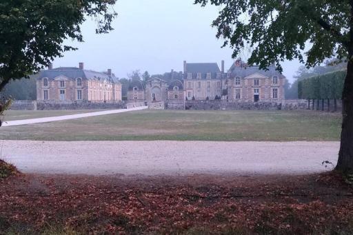 F2 au pied du château et à 15min de Center Parc - Housity