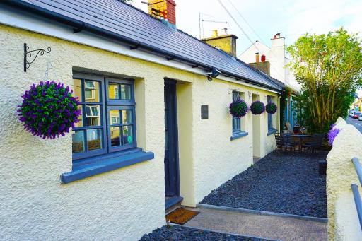 Staycation at Pine Cottage, a newly refurbished holiday cottage - Housity