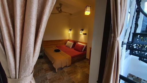 Little Island (Beach Cafe & Guest House) - Housity
