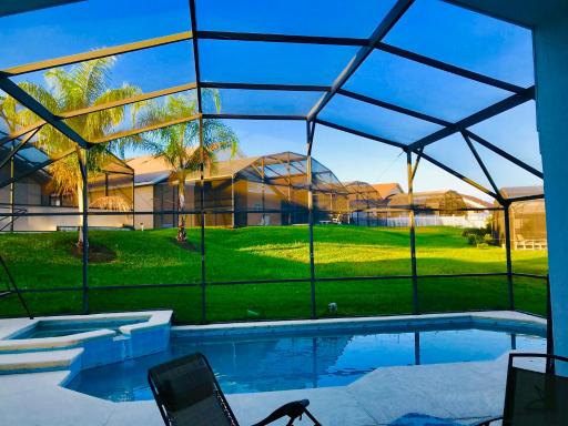 Near Disney Vacation Private Room in shared Villa - Housity